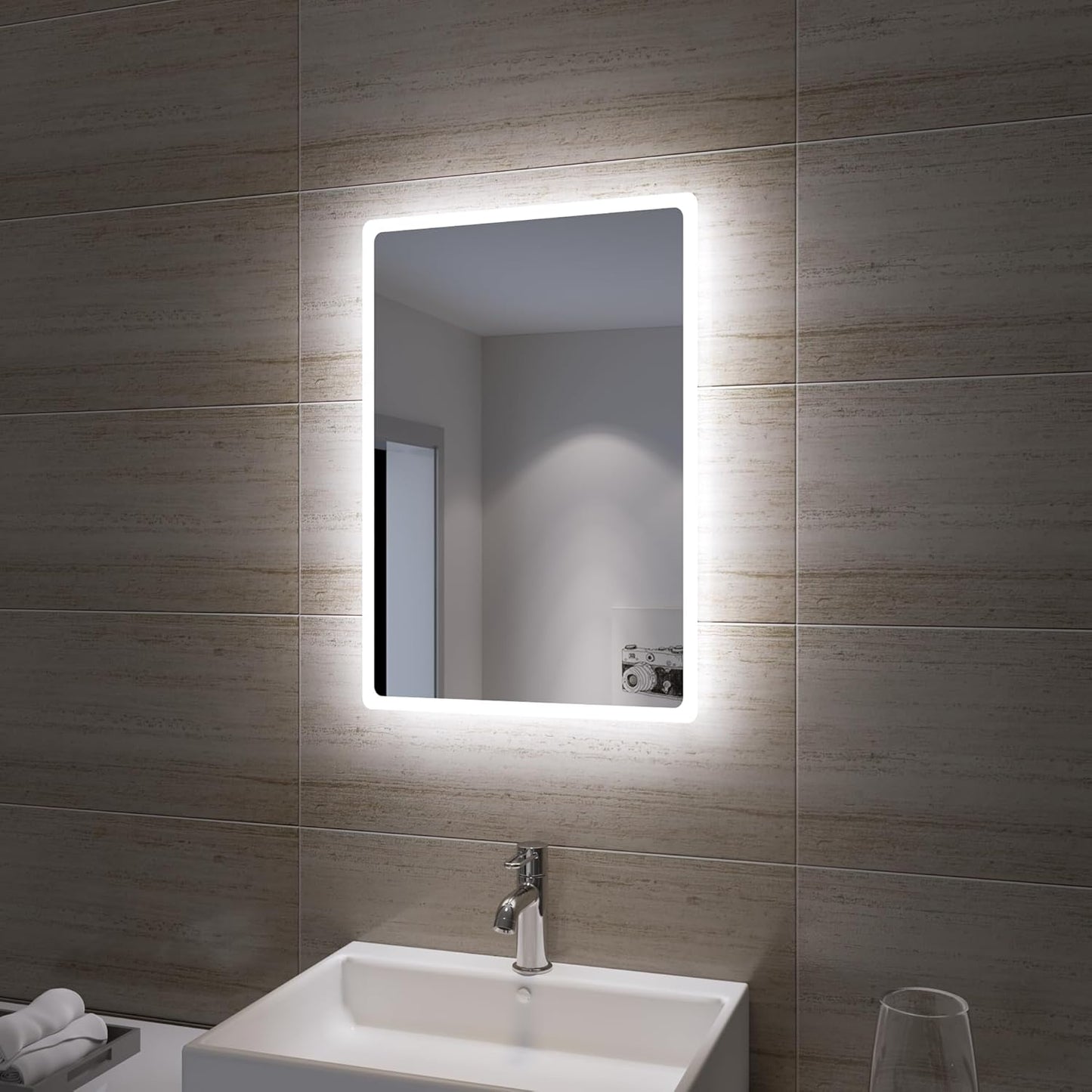 Badezimmerspiegel mit LED-Licht, energiesparend, 60L x 40B cm Silber