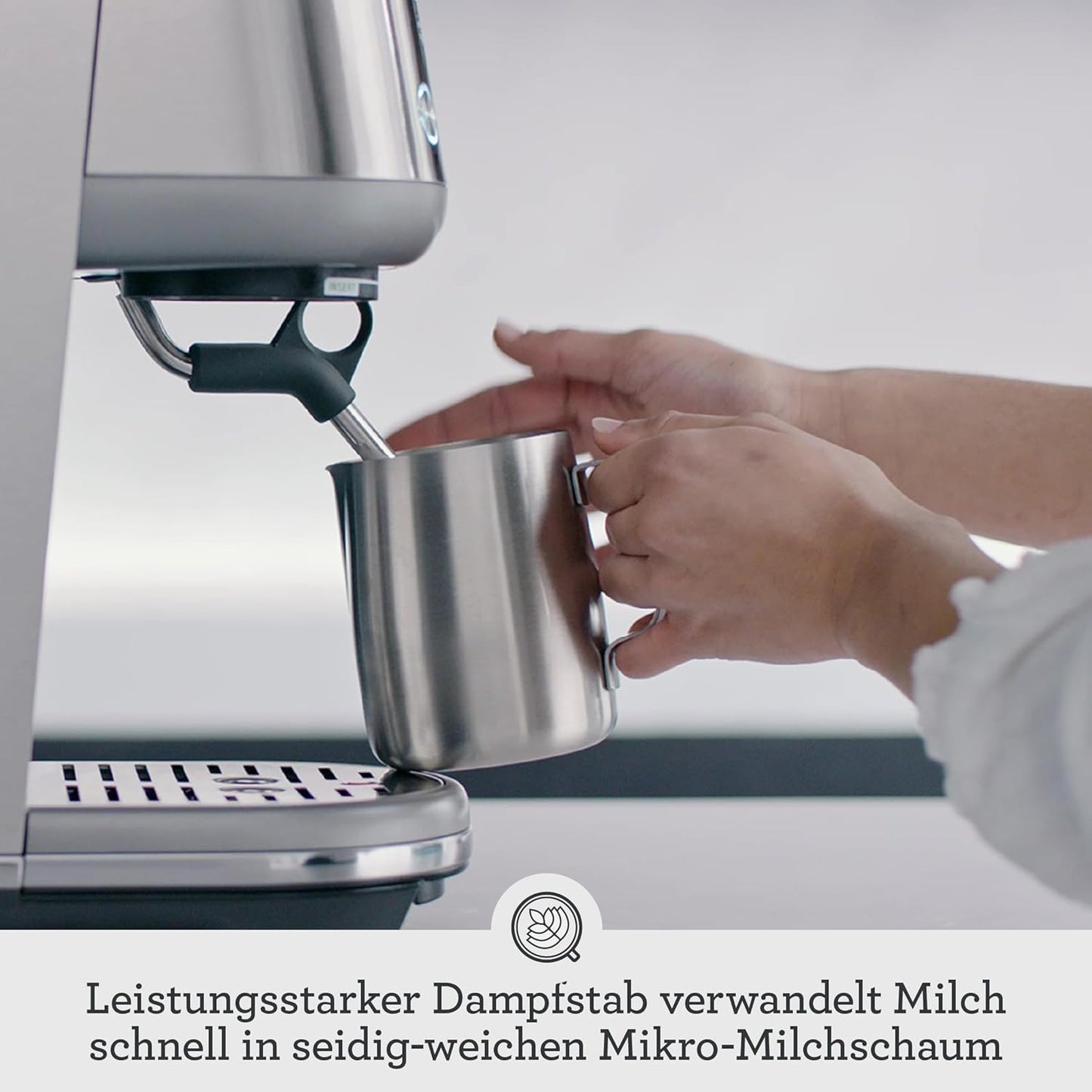 Kaffeemaschine mit automatischem Milchaufschäumer