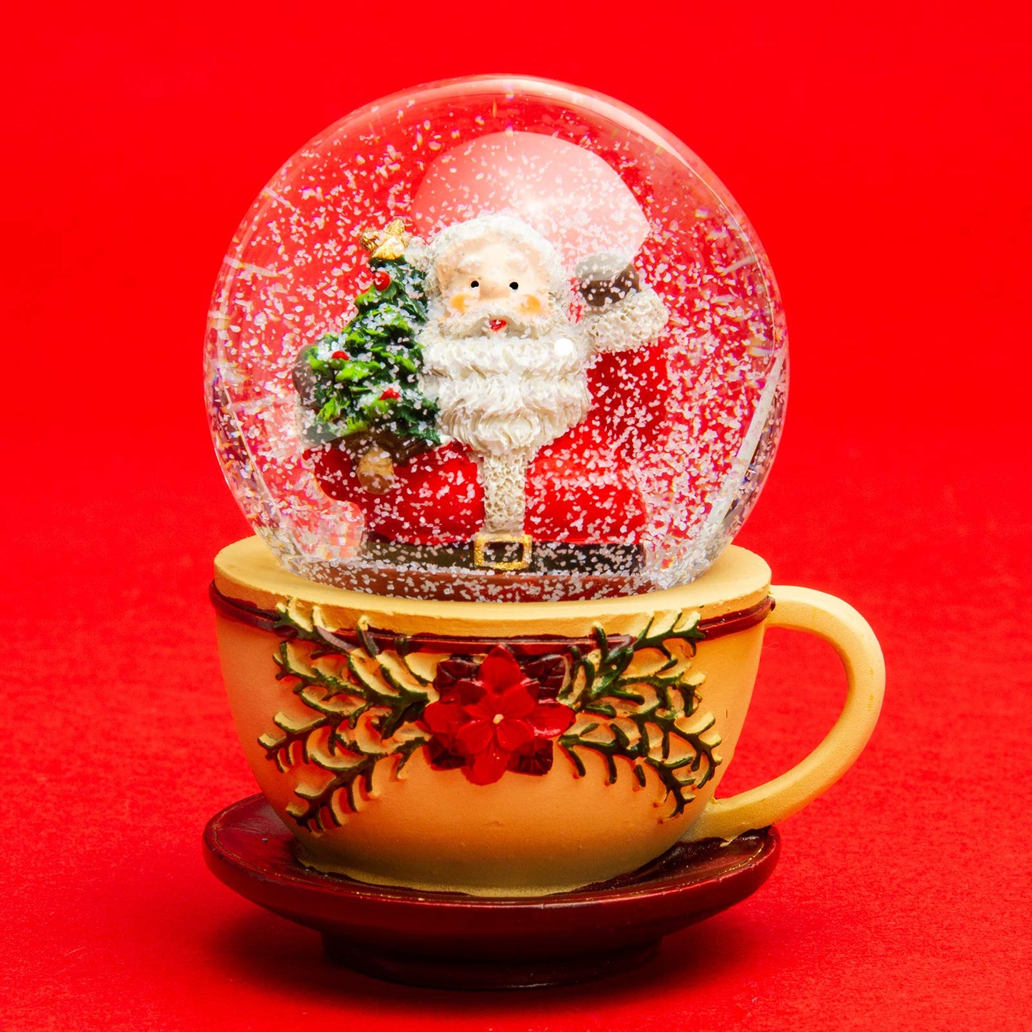 Schneekugel mit Weihnachtsmann, Weihnachtsmann in der Tasse