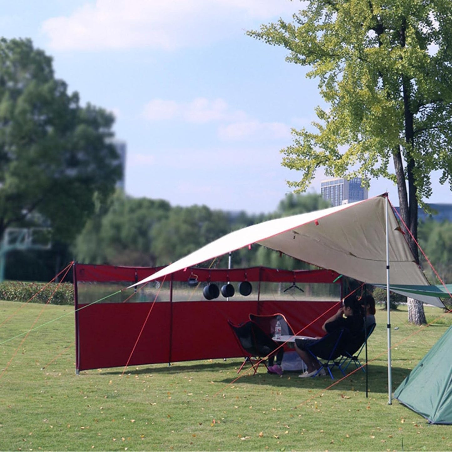 Camping-Windschutz, Rot