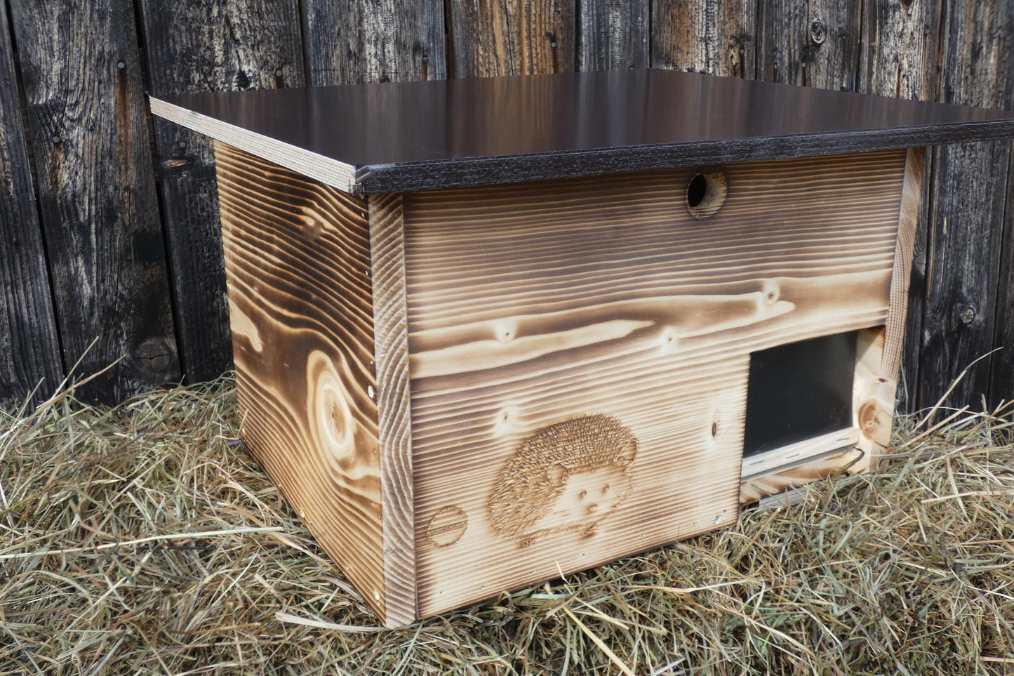 Igelhaus mit Winterfestem Rattenklappensystem, Igelhaus edel geflammt