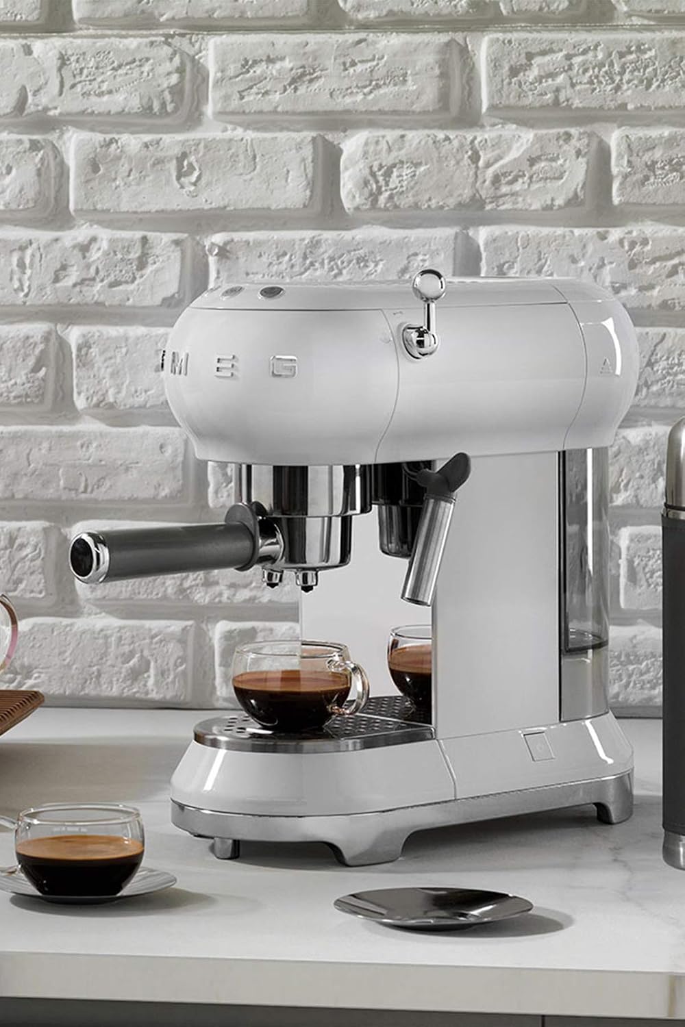 ECF01WHEU Espresso-Maschine mit Cappuccino-System, Weiss