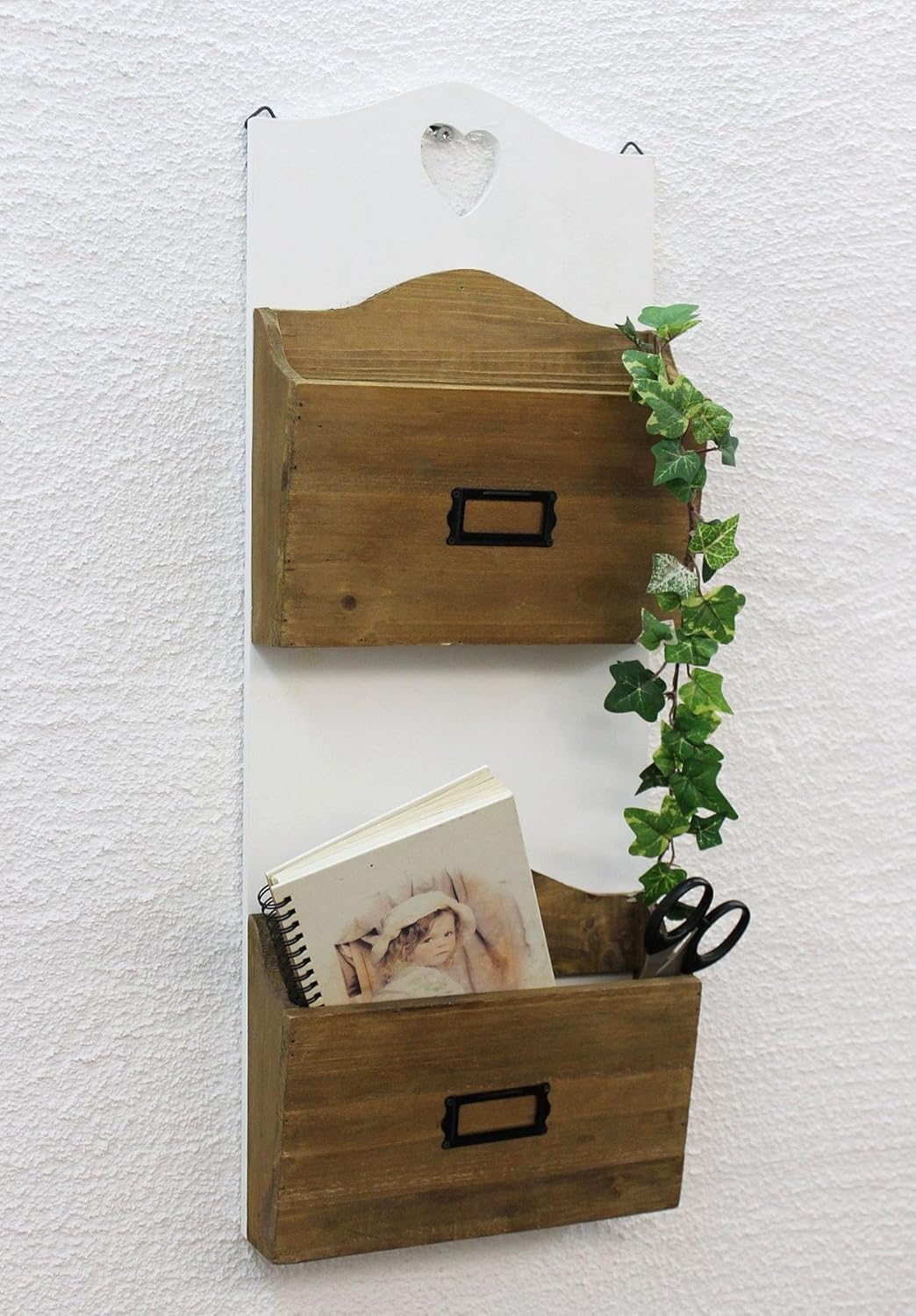Wandregal Zeitungshalter mit Herz im Vintage-Look