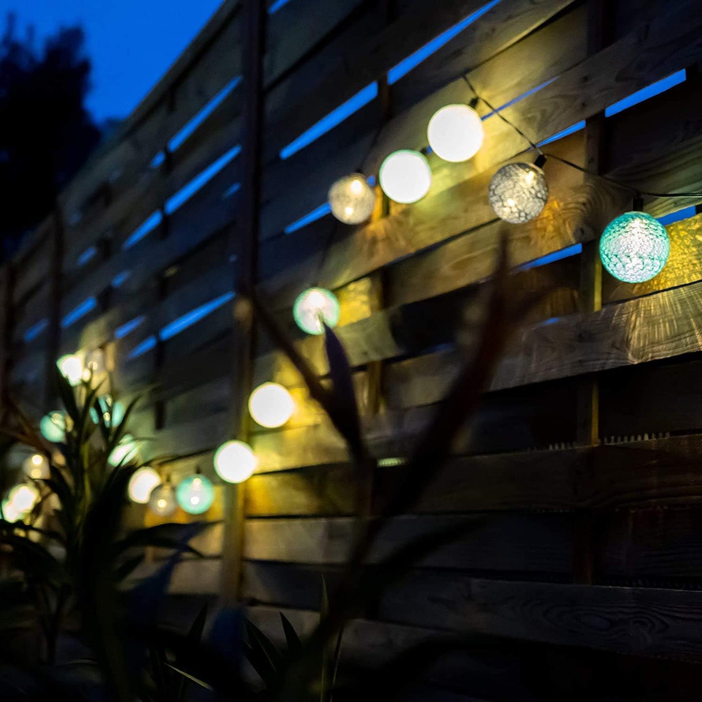 Aussengirlande mit Lichtkugeln, Scandinave 16 Kugeln