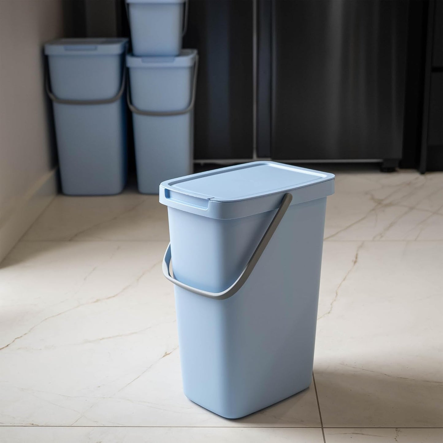 Abfallbehälter mit Deckel und Griff, 12L / Blau