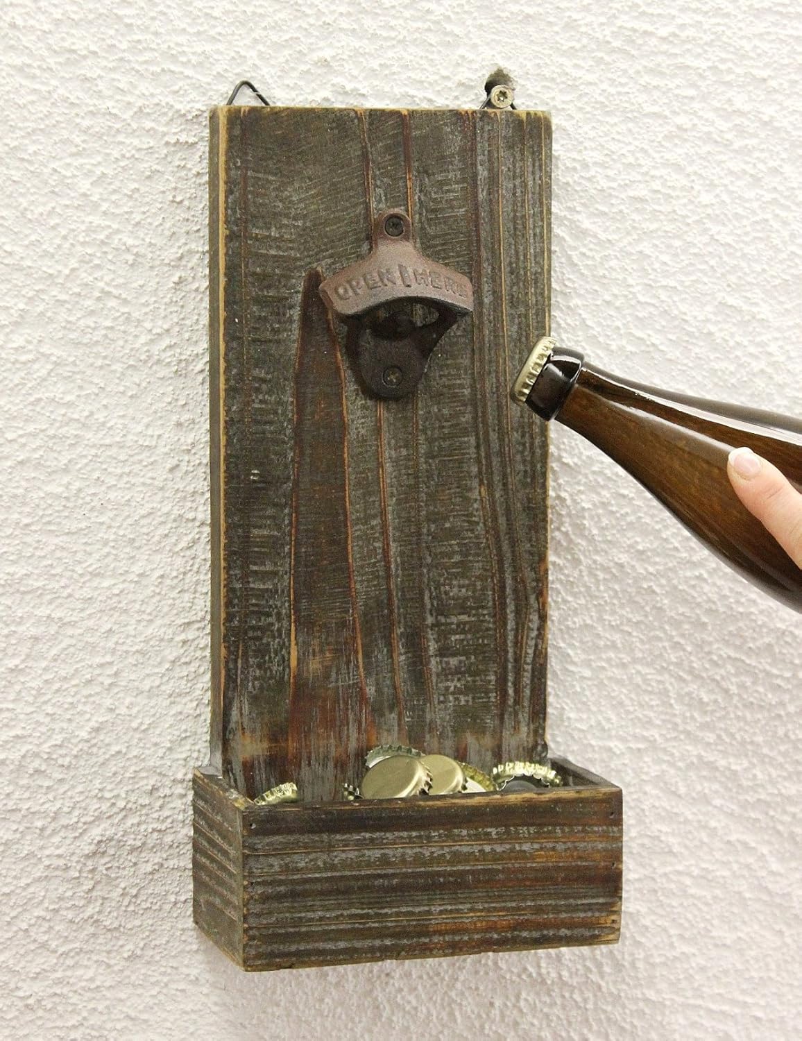 Wandflaschenöffner mit Kronkorkenbehälter