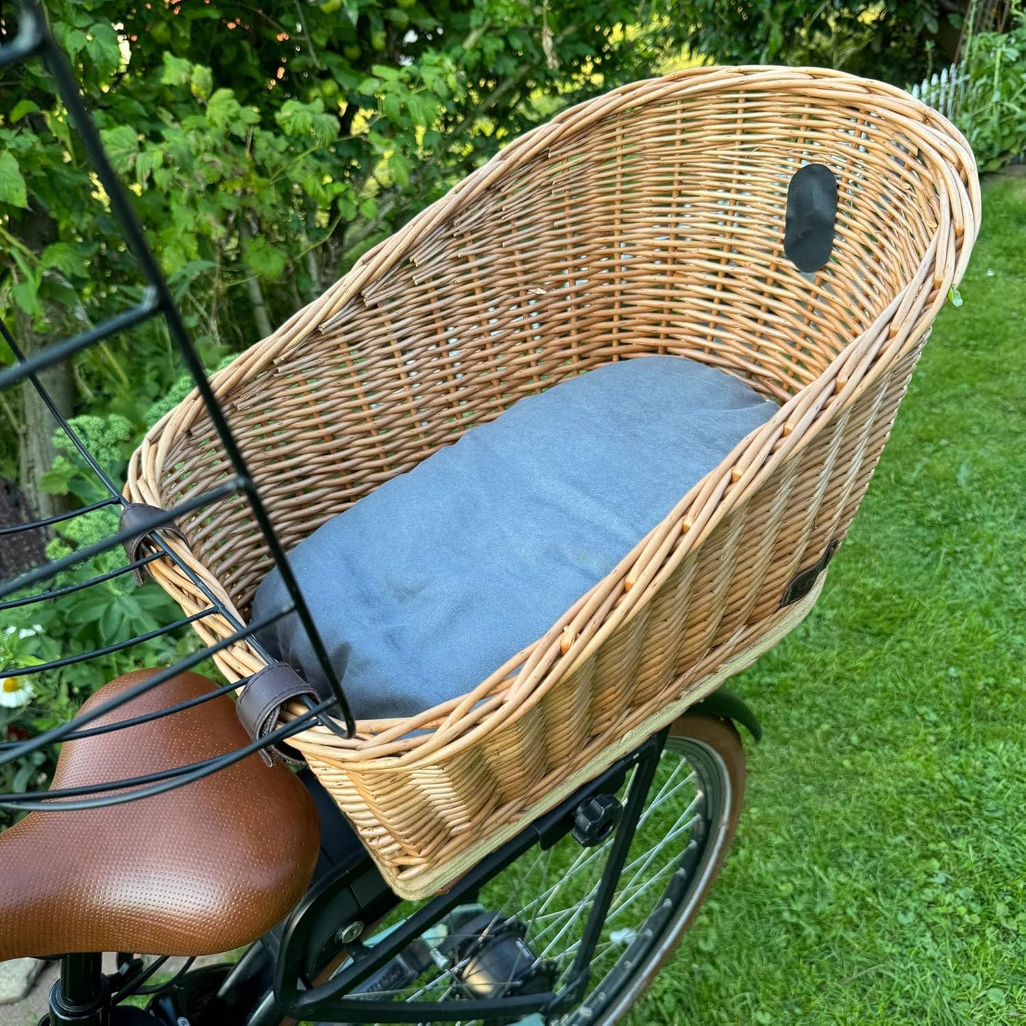 Hundefahrradkorb mit Gitterabdeckung und Kissen, braun