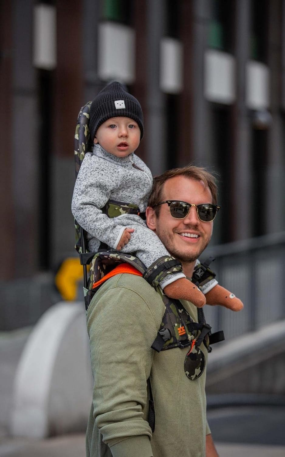 Baby Schultertrage mit Rückenunterstützung, camouflage