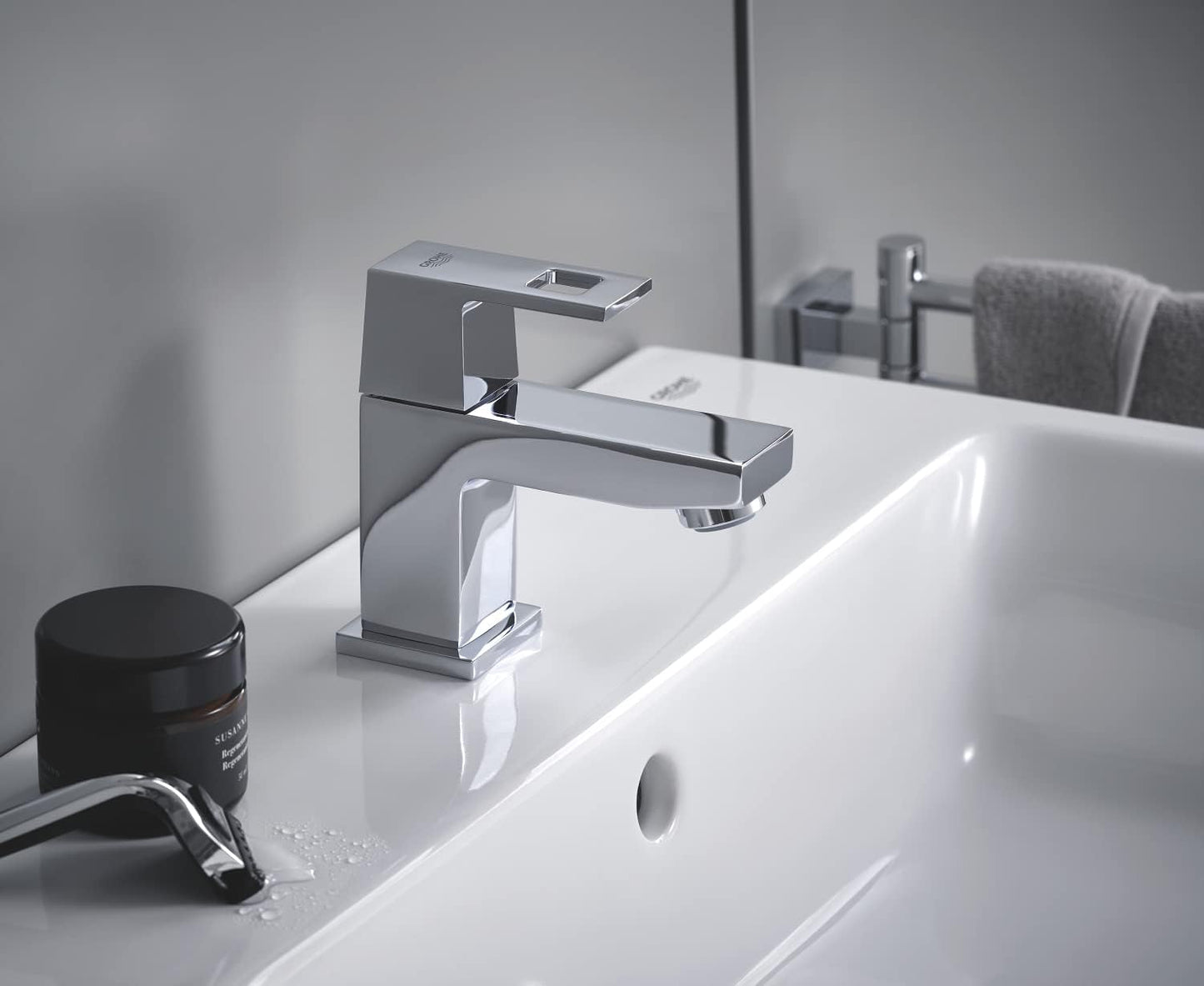 Eurocube Waschtischarmatur mit EcoJoy Funktion, XS glatter Körper Single