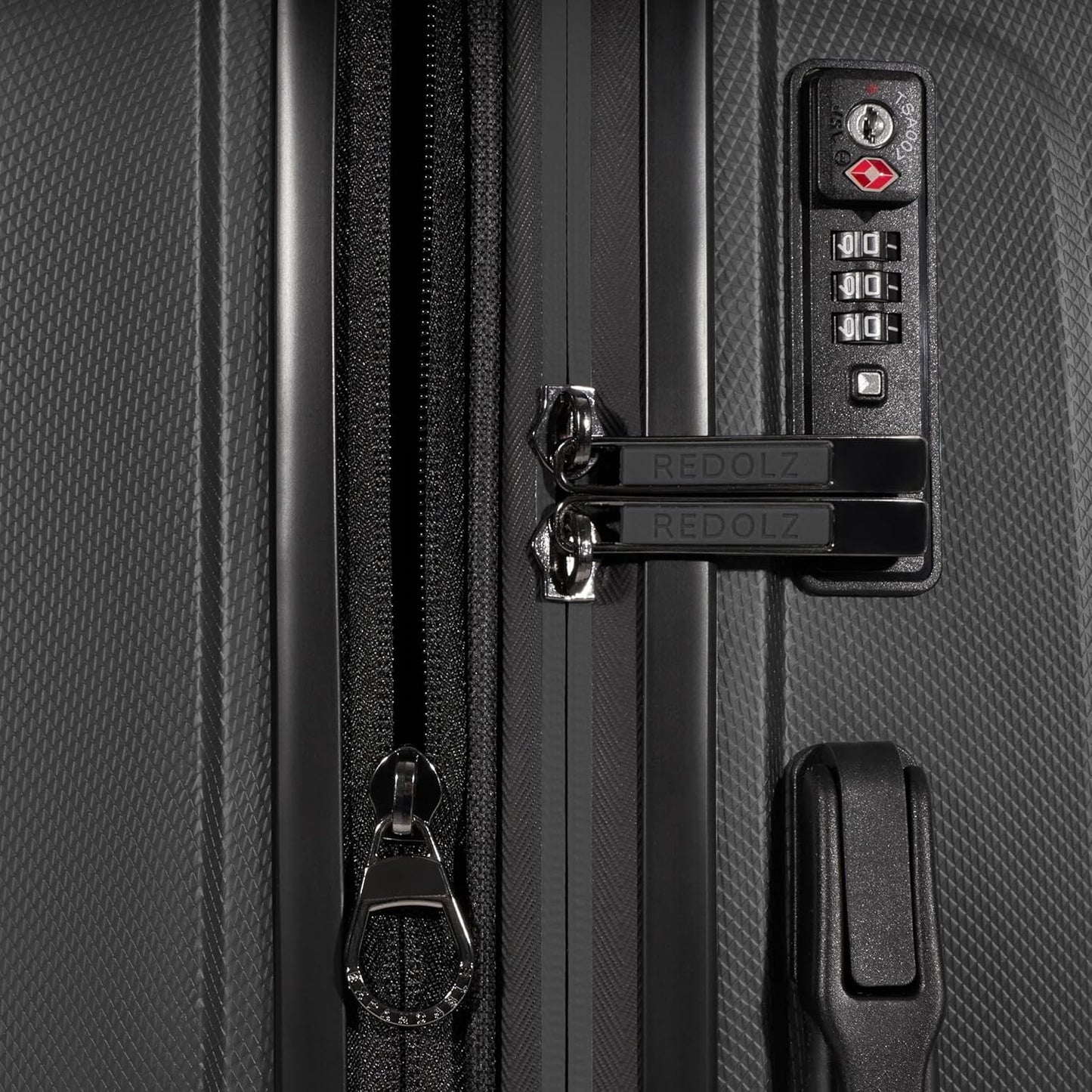 Essentials 14 4 Rollen Kofferset 2-teilig mit Dehnfalte, Black Metallic 2-SET Trolley M+ & Trolley L+ erweiterbar