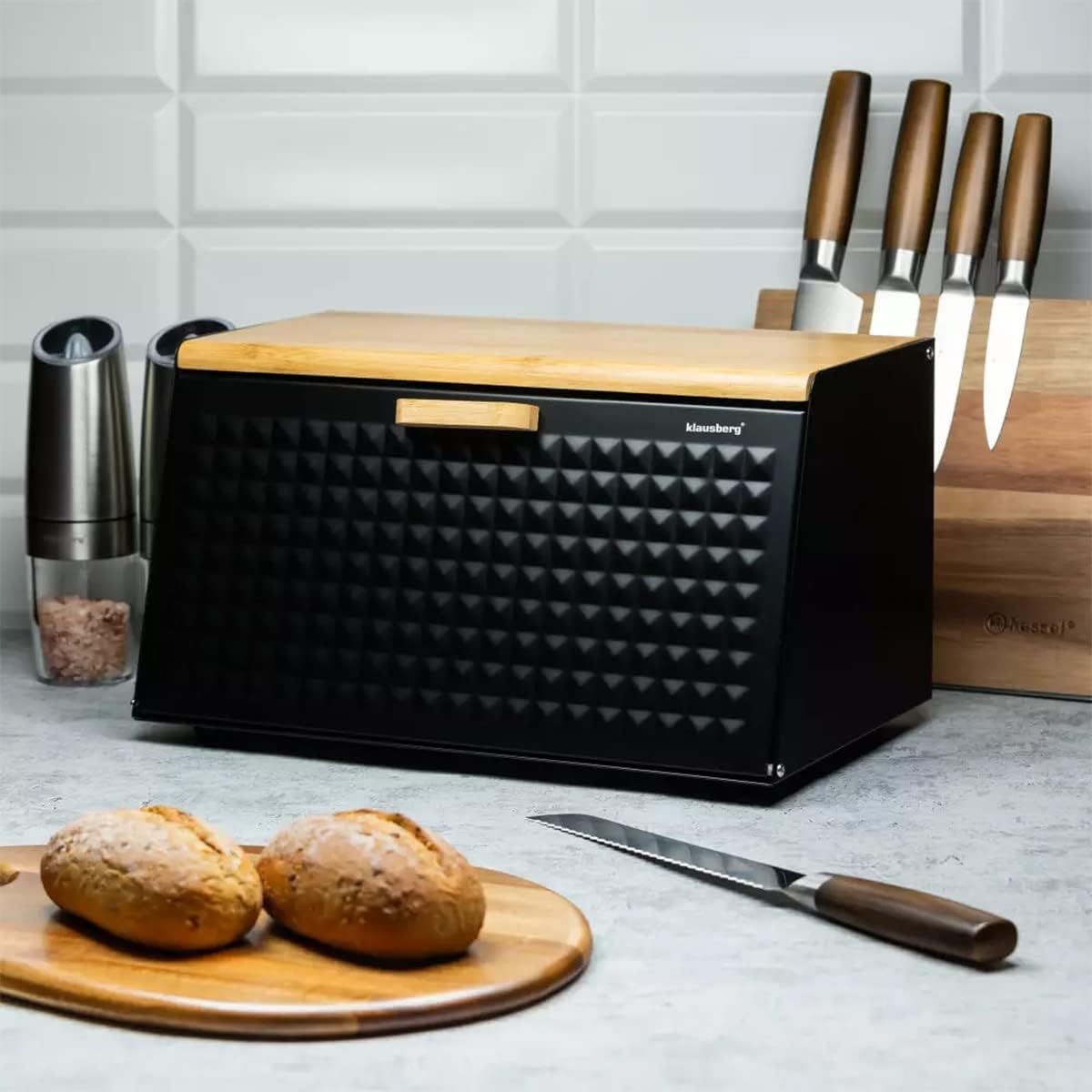 Brotbox, Schwarz
