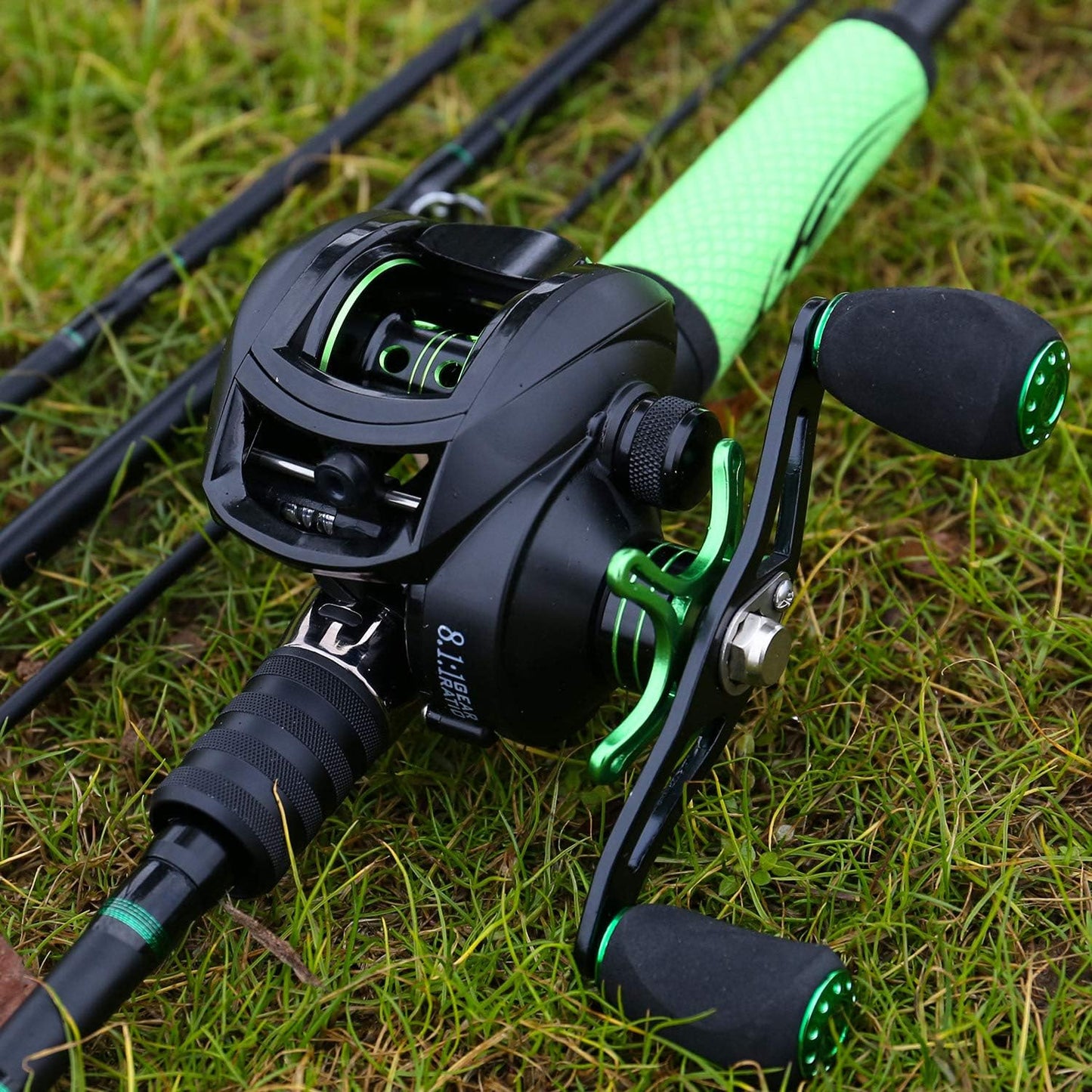 4-teiliges Angelruten-Set, 2.1M/6.89FT with Right Handed Reel A-Baitcasting Rute und Spule