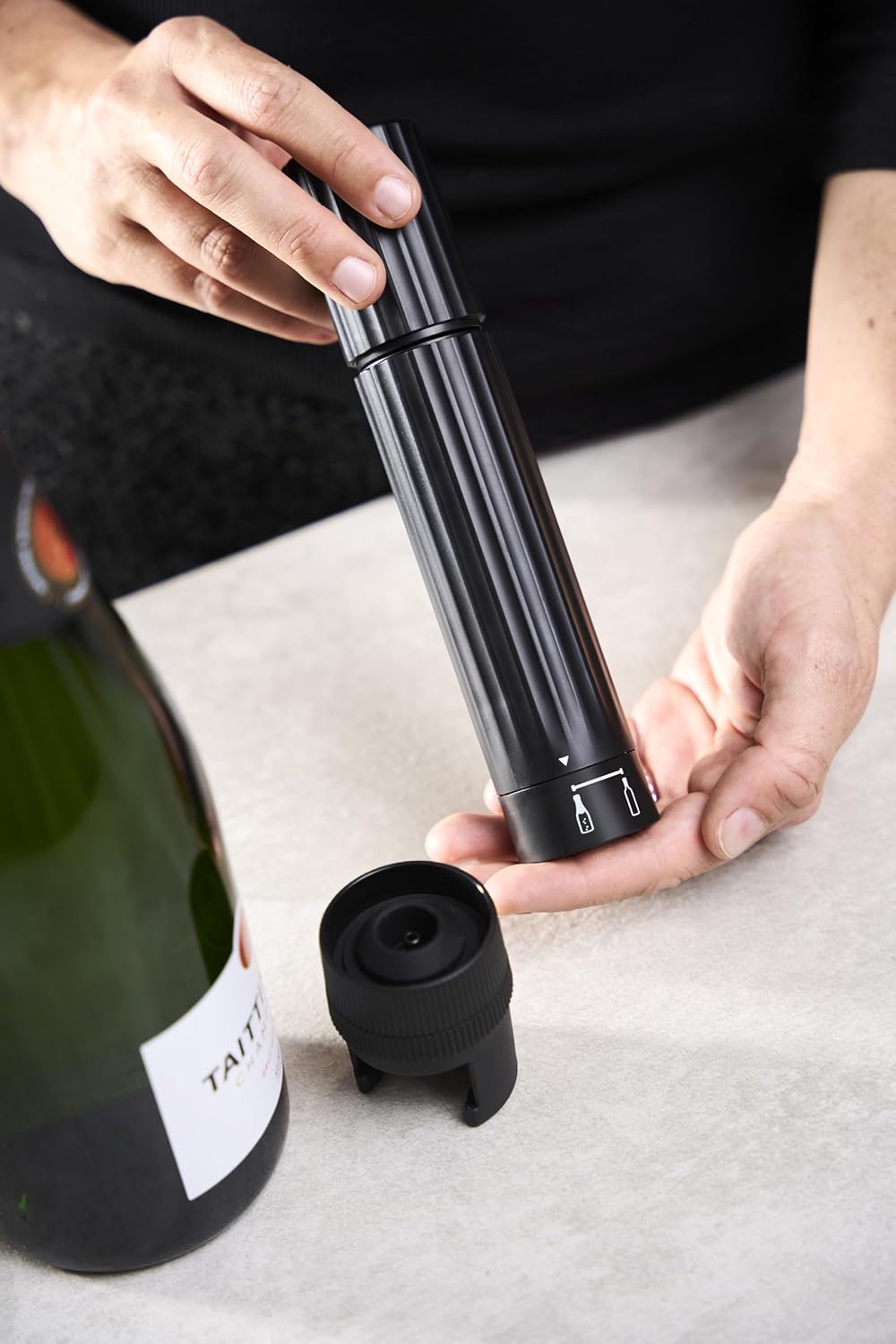 Manuelle Vakuumpumpe für Wein & Schaumwein, Schwarz Manuelle