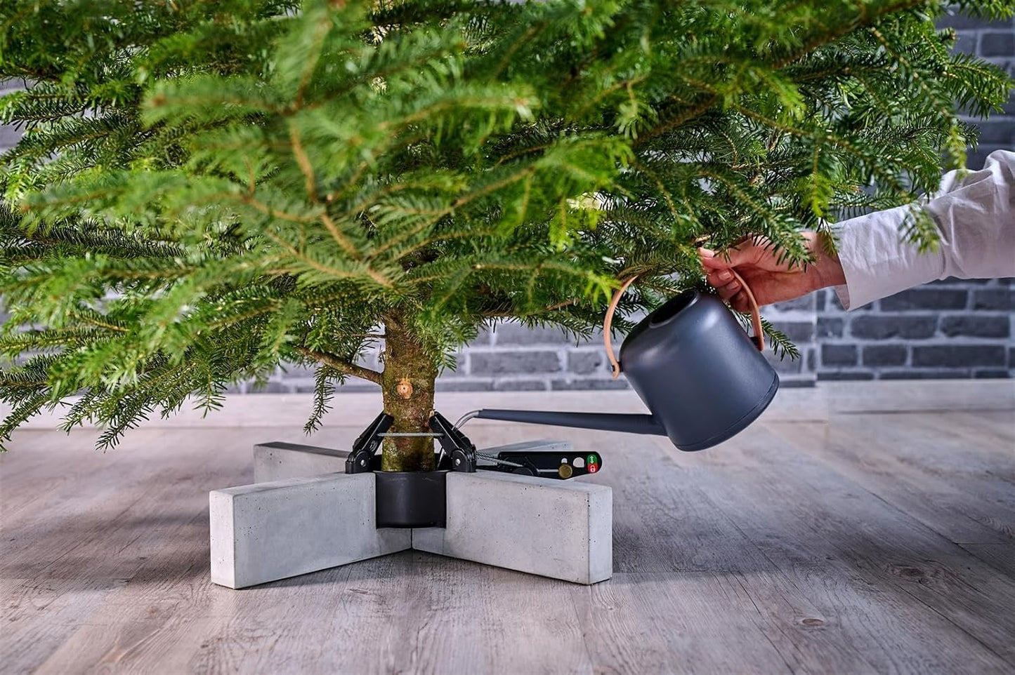 Christbaumständer mit Fusspedal- und Einseiltechnik
