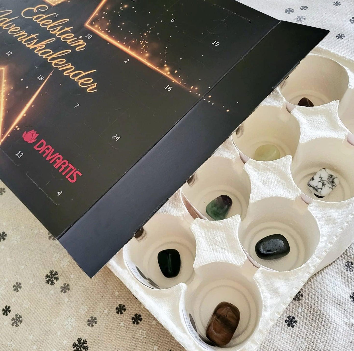 Edelstein-Adventskalender mit Sammelstickern