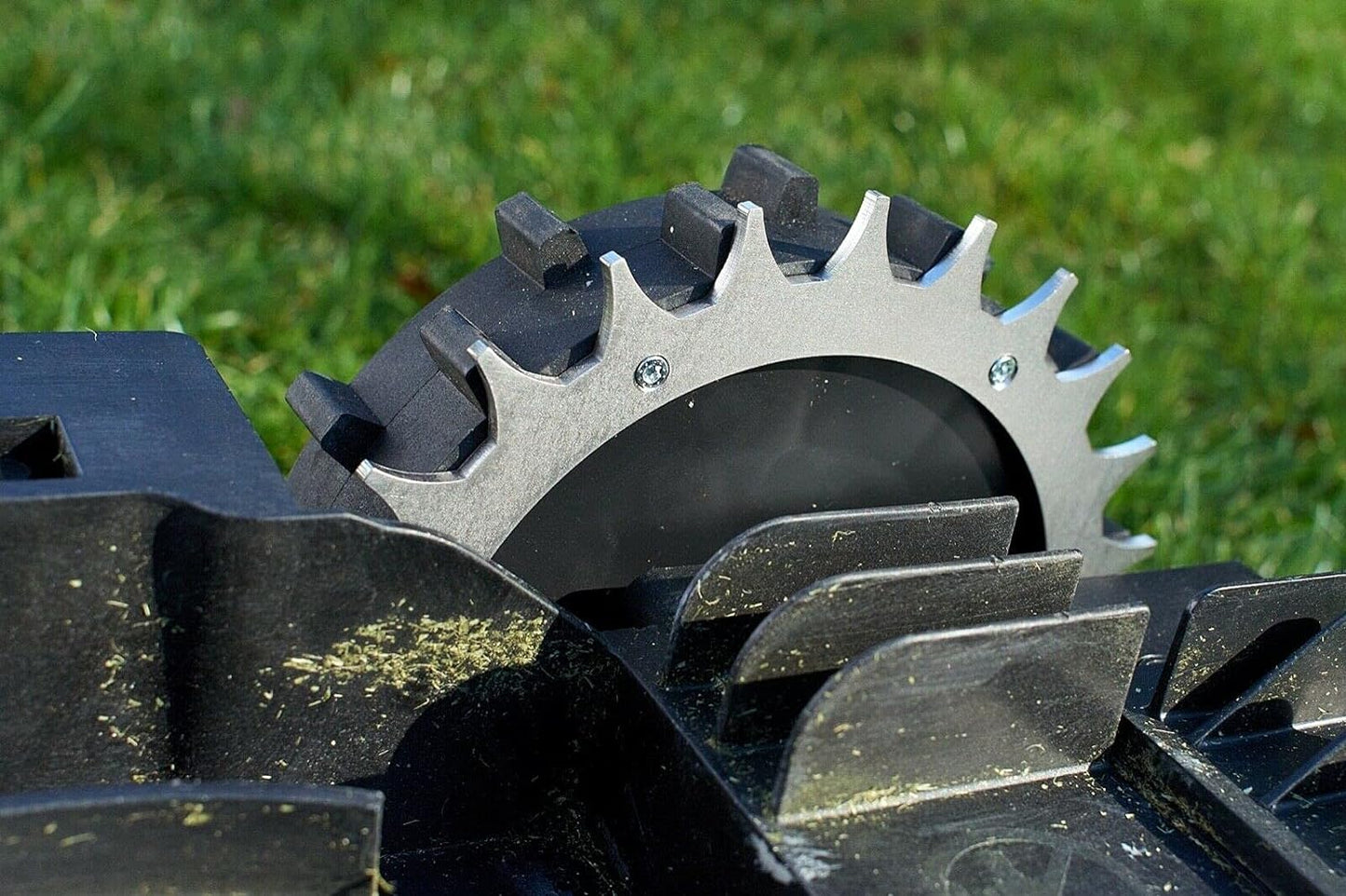 Spikes für Mähroboter