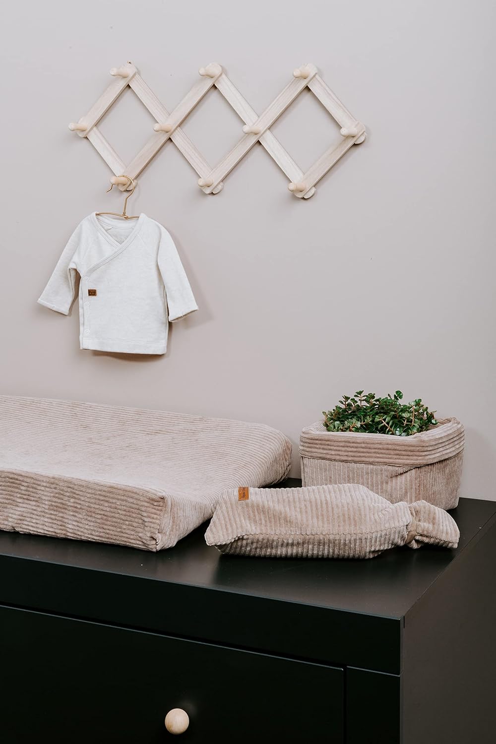 Wickeltischkörbchen Sense für Babyartikel, Clay