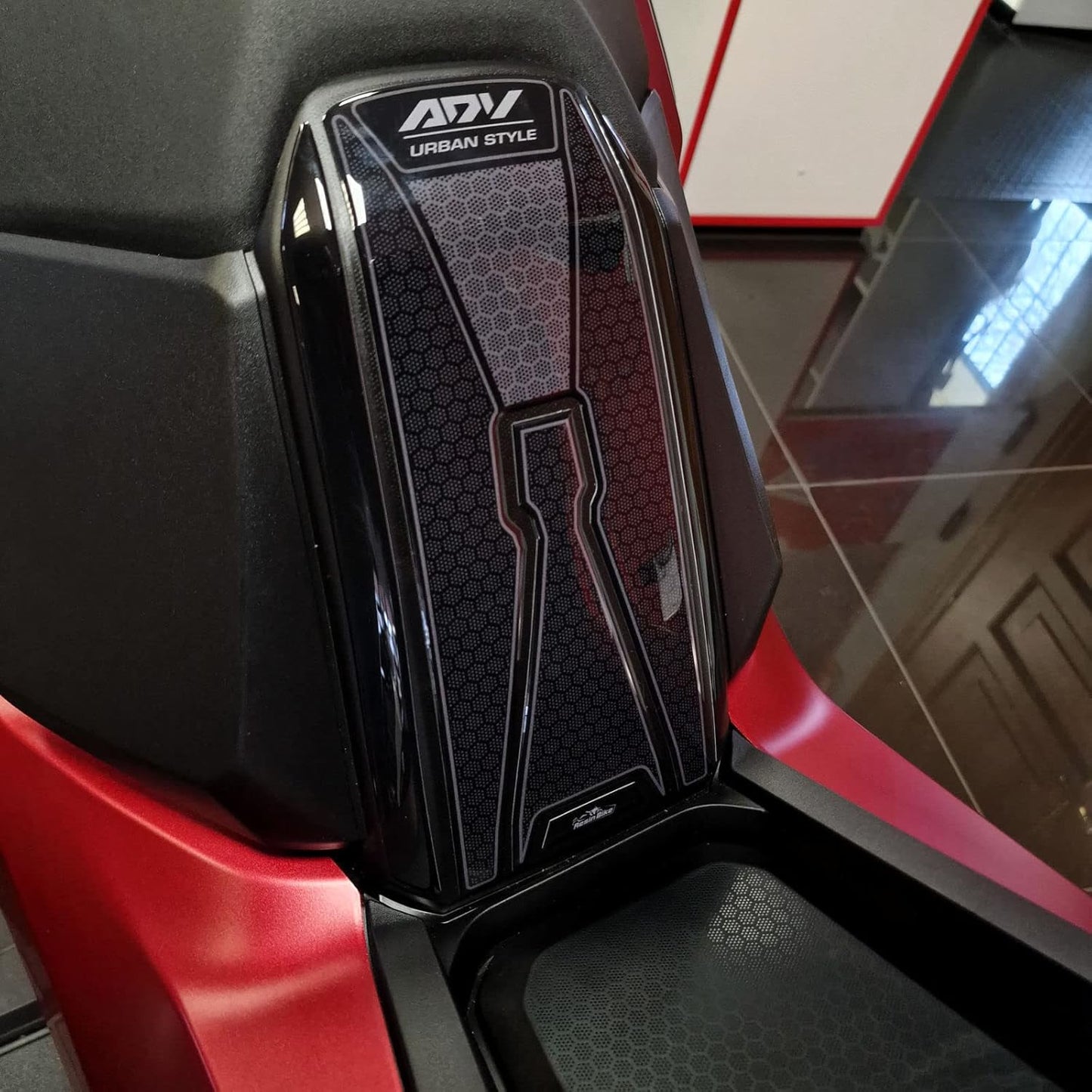 Resin Bike Tankdeckelschutz für Honda ADV 350 2022-2025, Protezione Sportello Serbatoio Sella