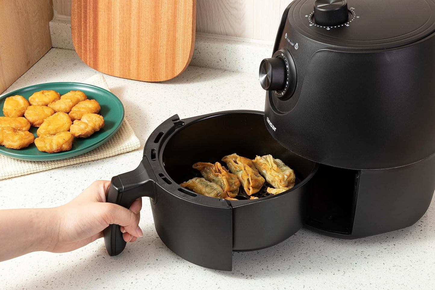 Kompakte Heissluftfritteuse 1,8L mit Timer & Warmhaltefunktion, Shwarz