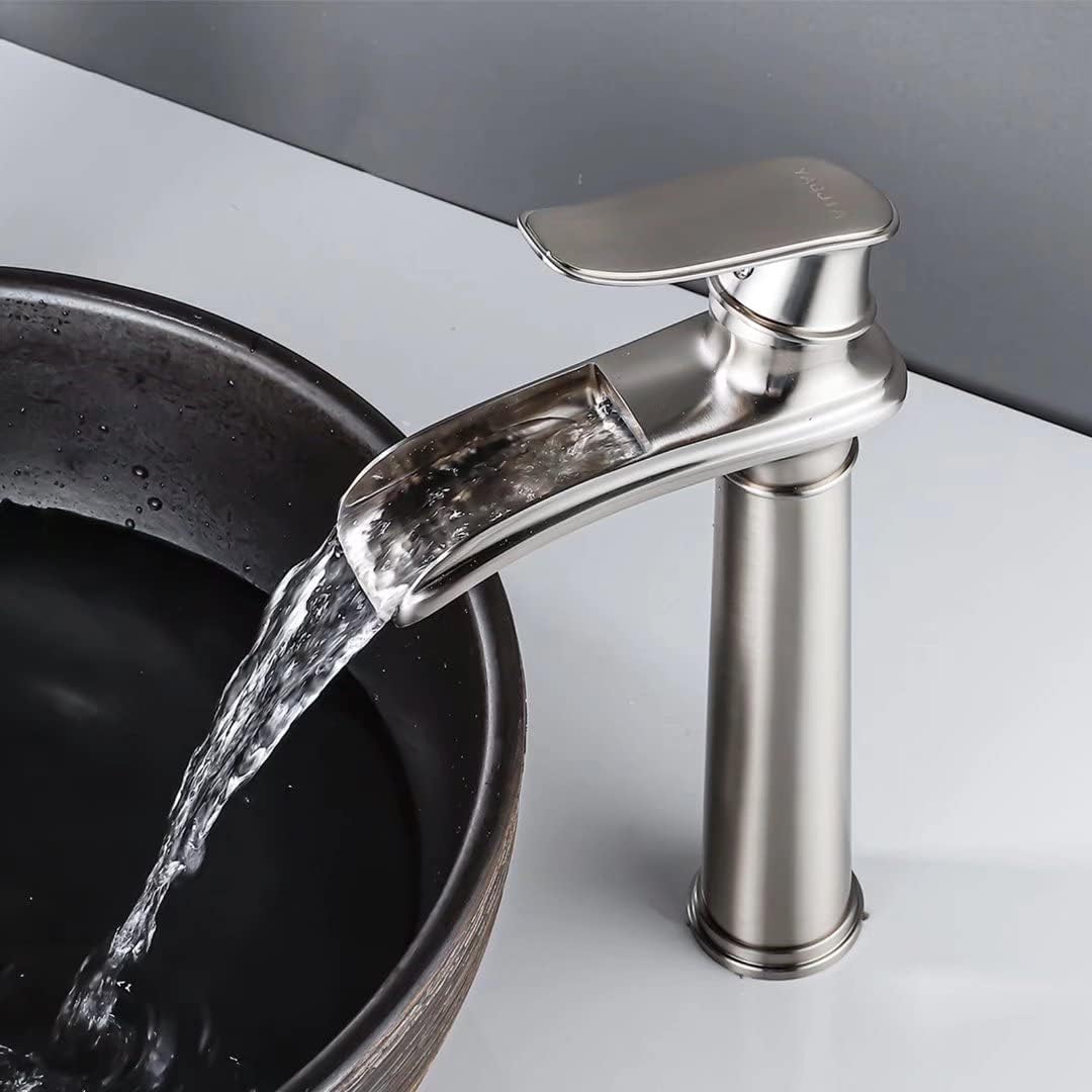 Waschtischarmatur mit Wasserfalleffekt, Gebürstet Nickel