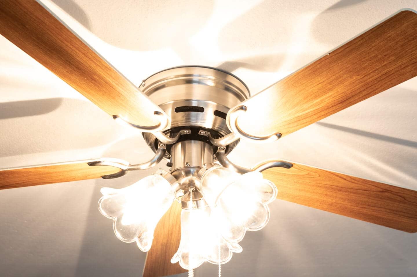 Deckenventilator Kisa mit Beleuchtung, Weiss / Ahorn