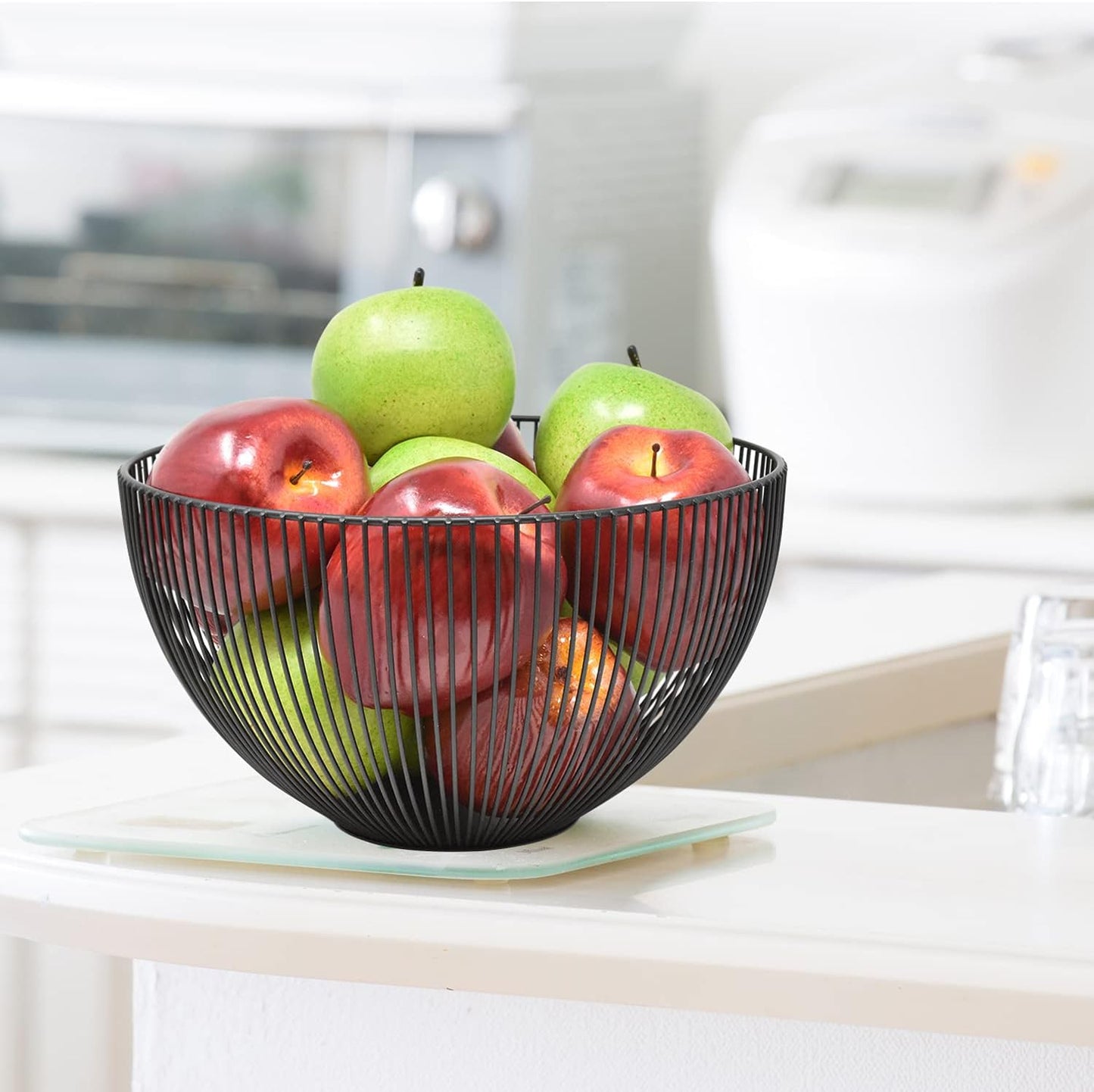 Moderner Obstkorb, Schwarz