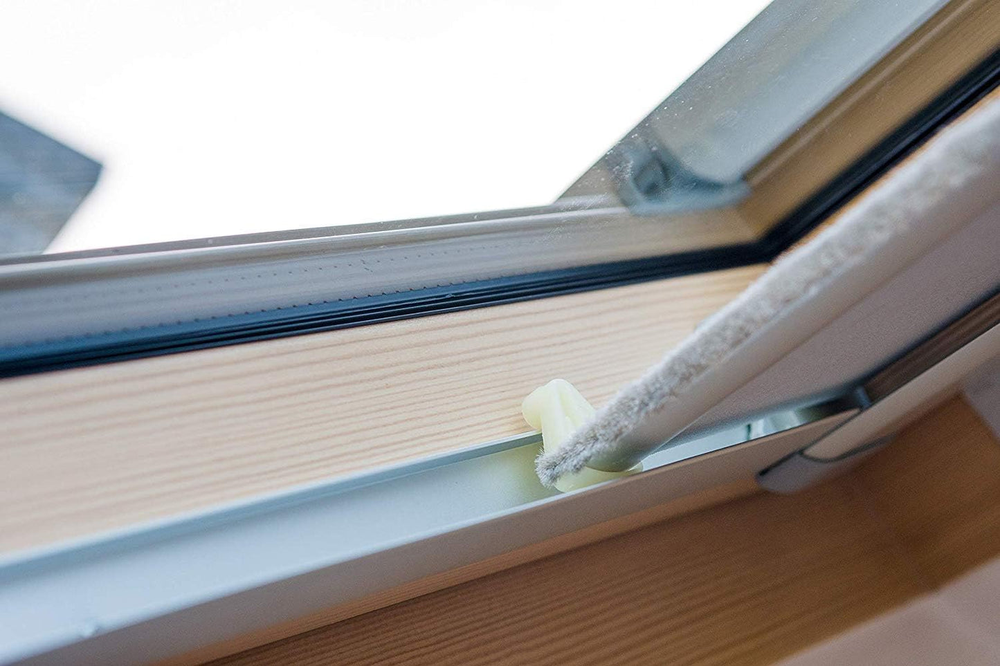 Thermo-Verdunkelungsrollo für Dachfenster, Fakro Hellgrau 78/98
