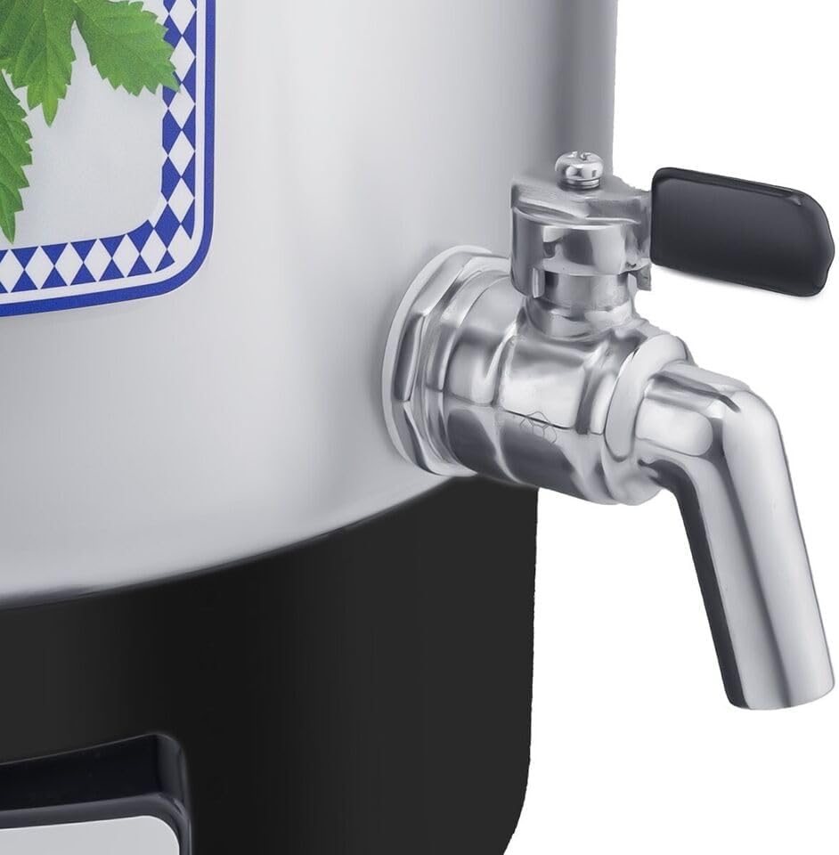 Bierbrauset mit Maischekessel und Läuterbottich