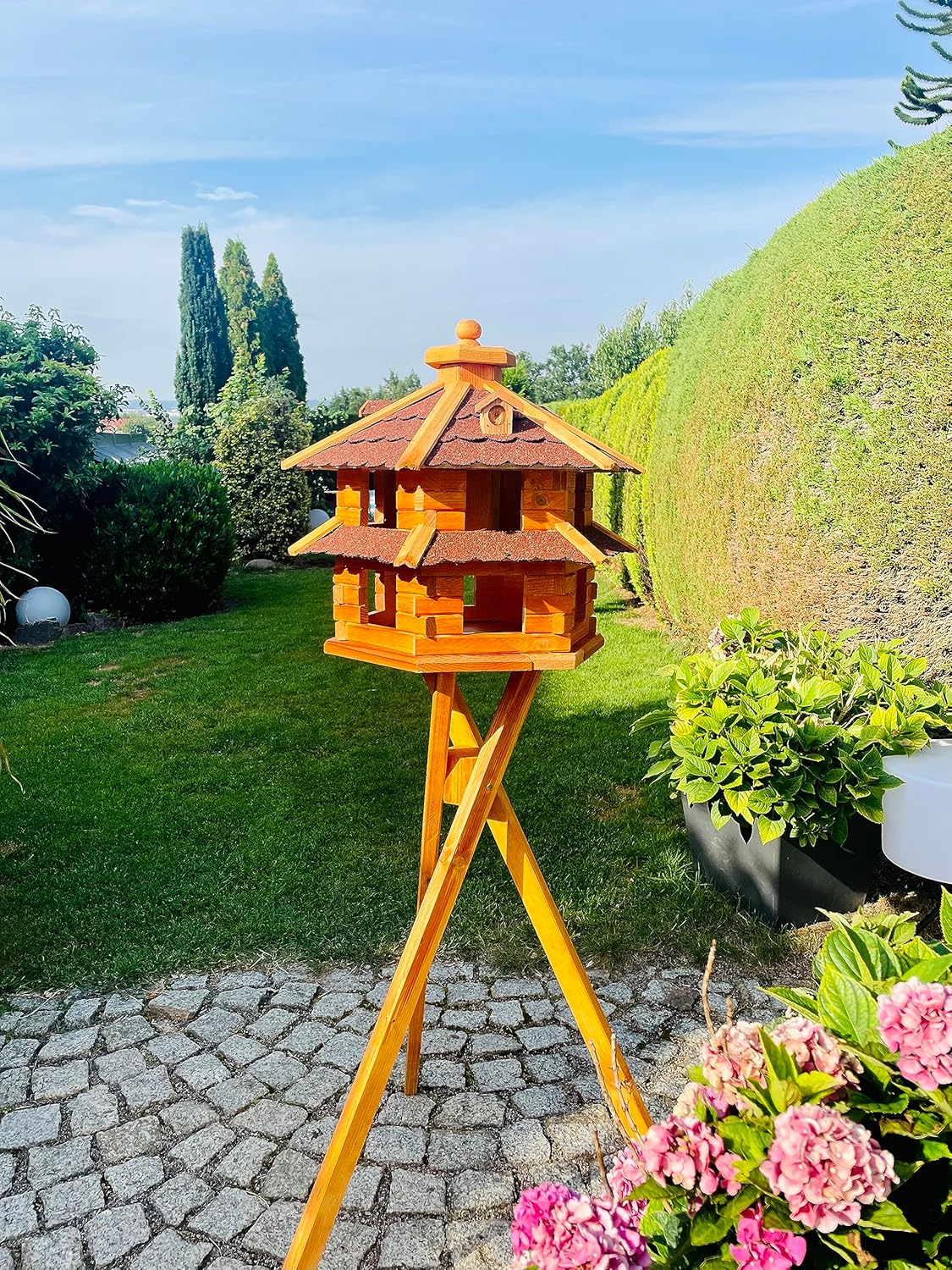 Wetterfestes Futterhaus mit Ständer, Größe XL mit Ständer Rot - Braun