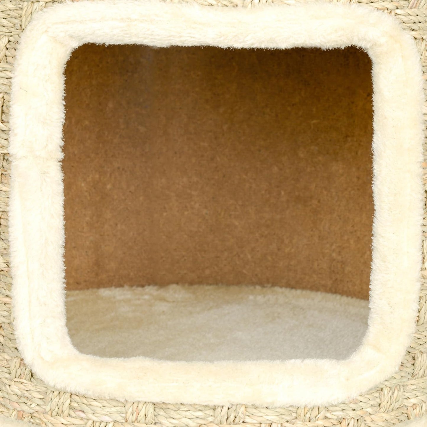 Kratztonne mit Höhle