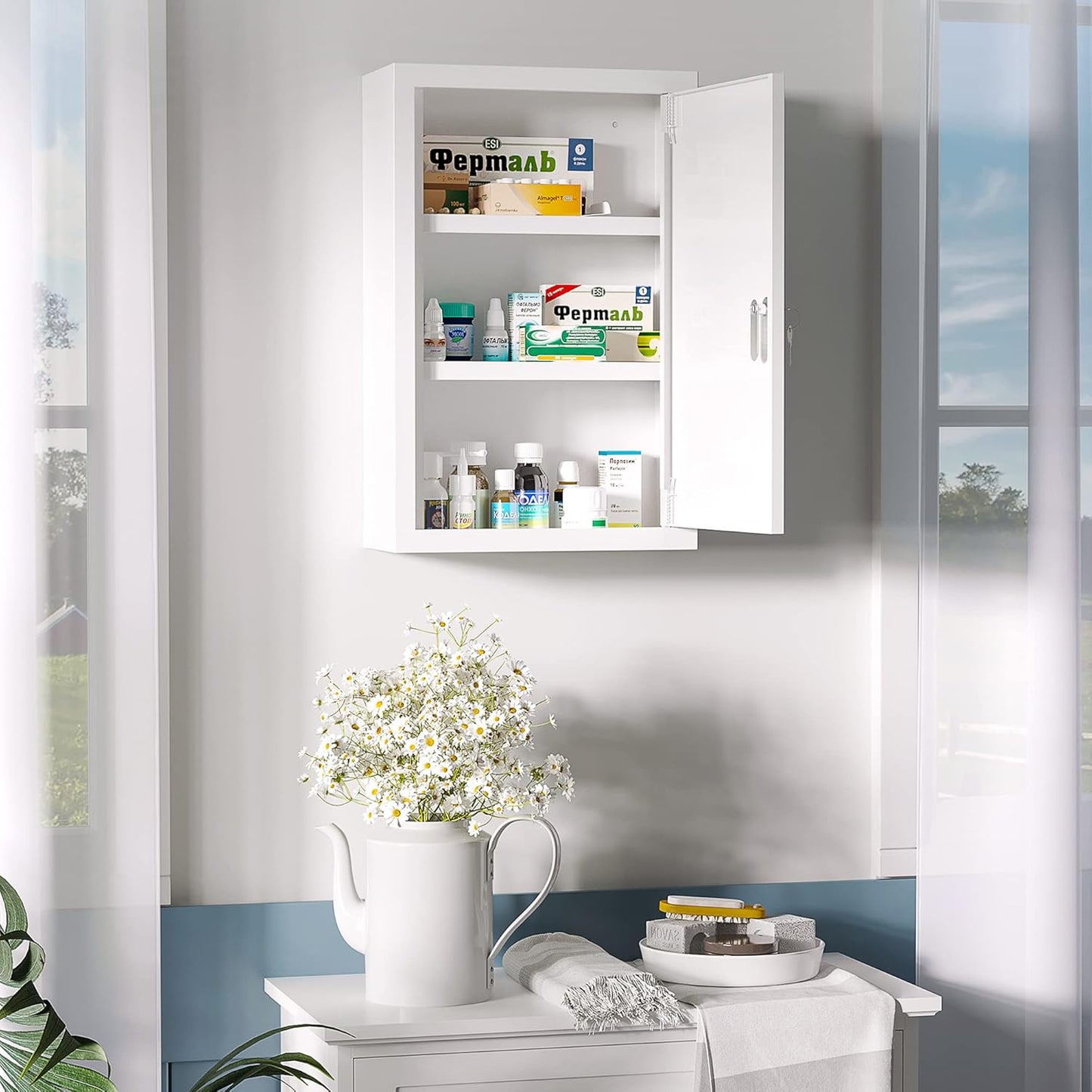 Abschliessbarer Medizinschrank mit 3 Schichten