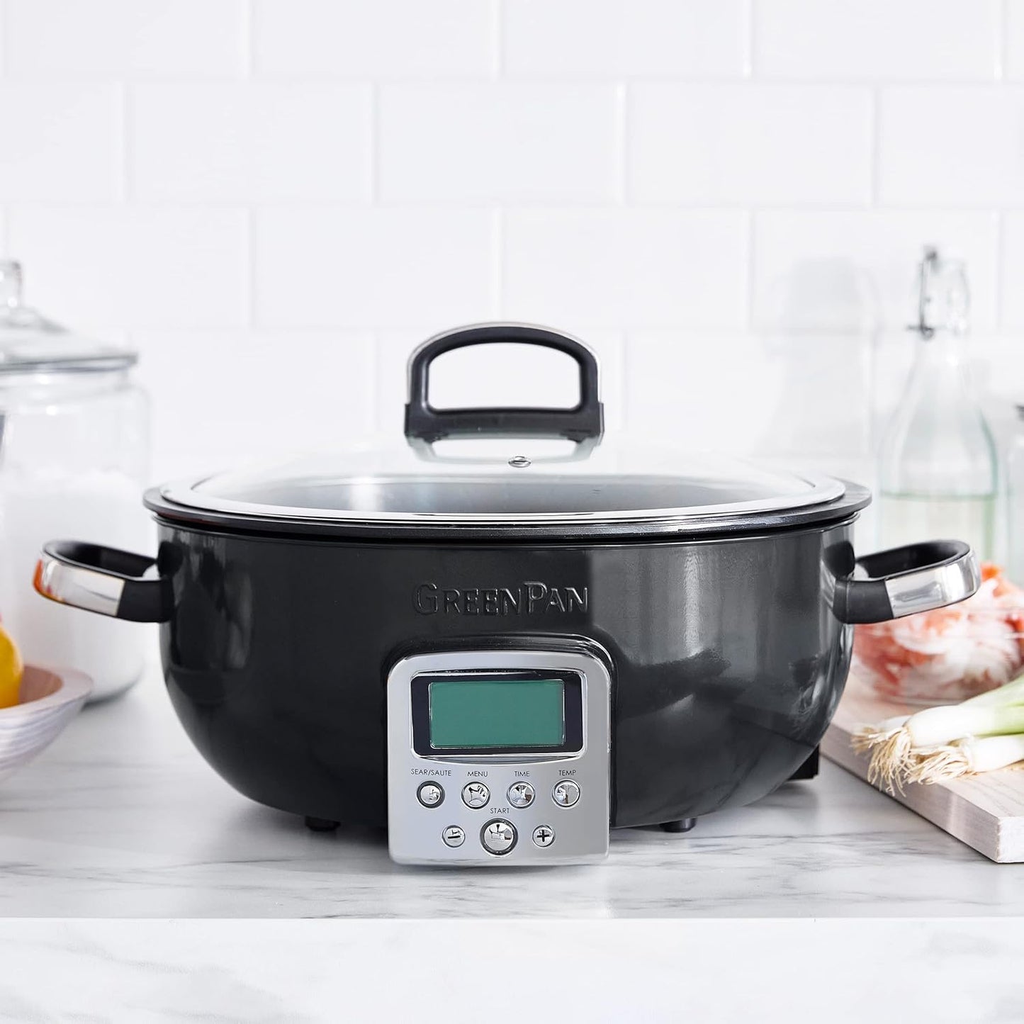 Elektrischer Multikocher mit Keramik-Antihaft, 5,6l Essential Multikocher Schwarz