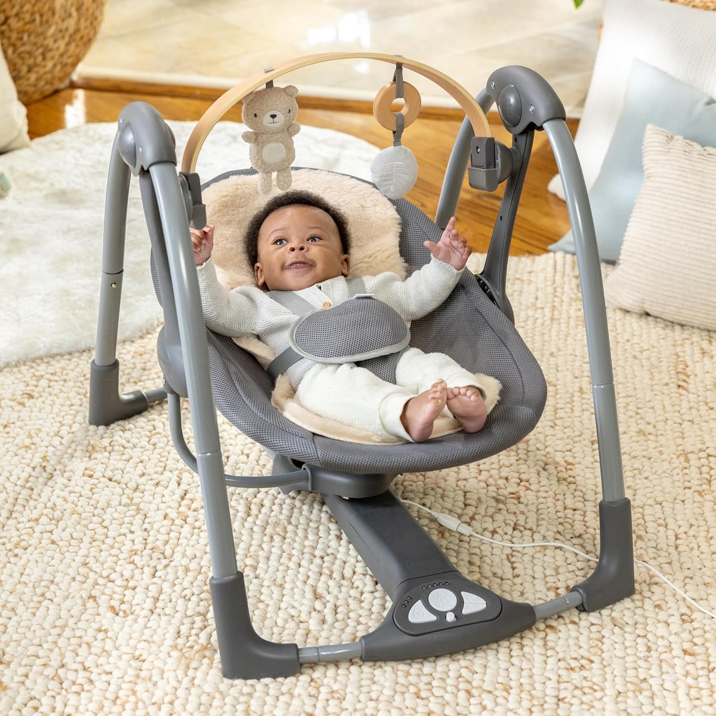 Babyschaukel & Wippe mit Musik und Spielbogen, Lammwolle Wesley