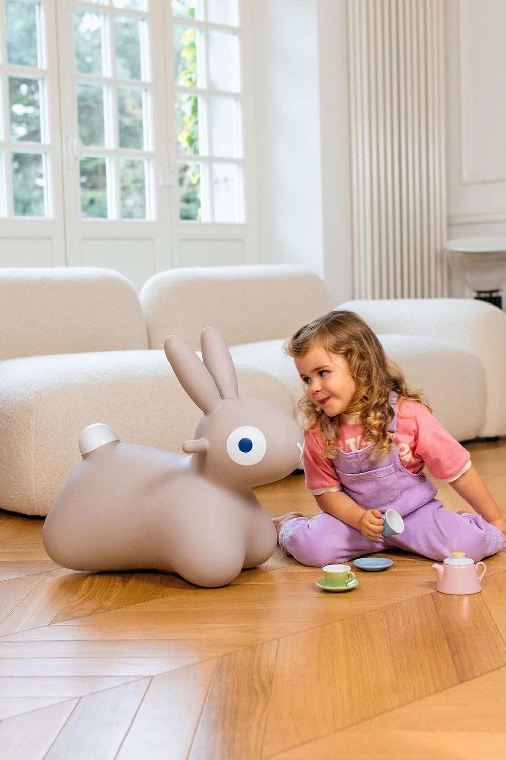 Aufblasbares Hüpftier Hoppi Bunny mit Pumpe, Warmes Grau