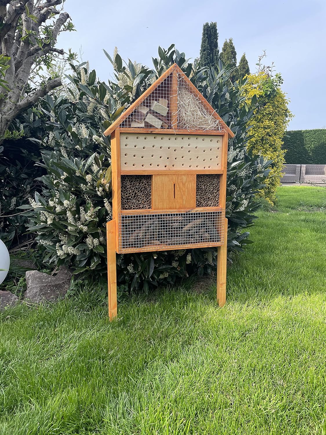 Insektenhotel XL mit Standfuss, Braun XL