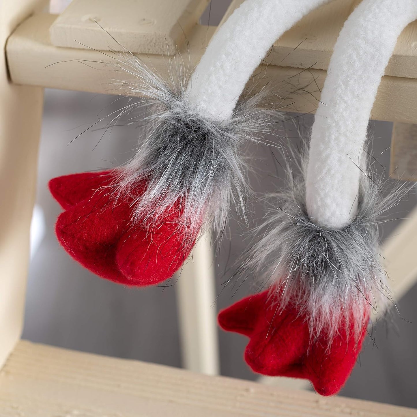 Sitzender Weihnachtsvogel