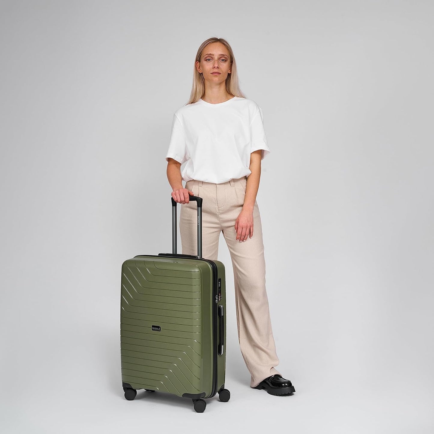 Essentials 05 MEDIUM 4 Rollen Trolley 67 cm, Dark-olive / Koffer M (67 cm)