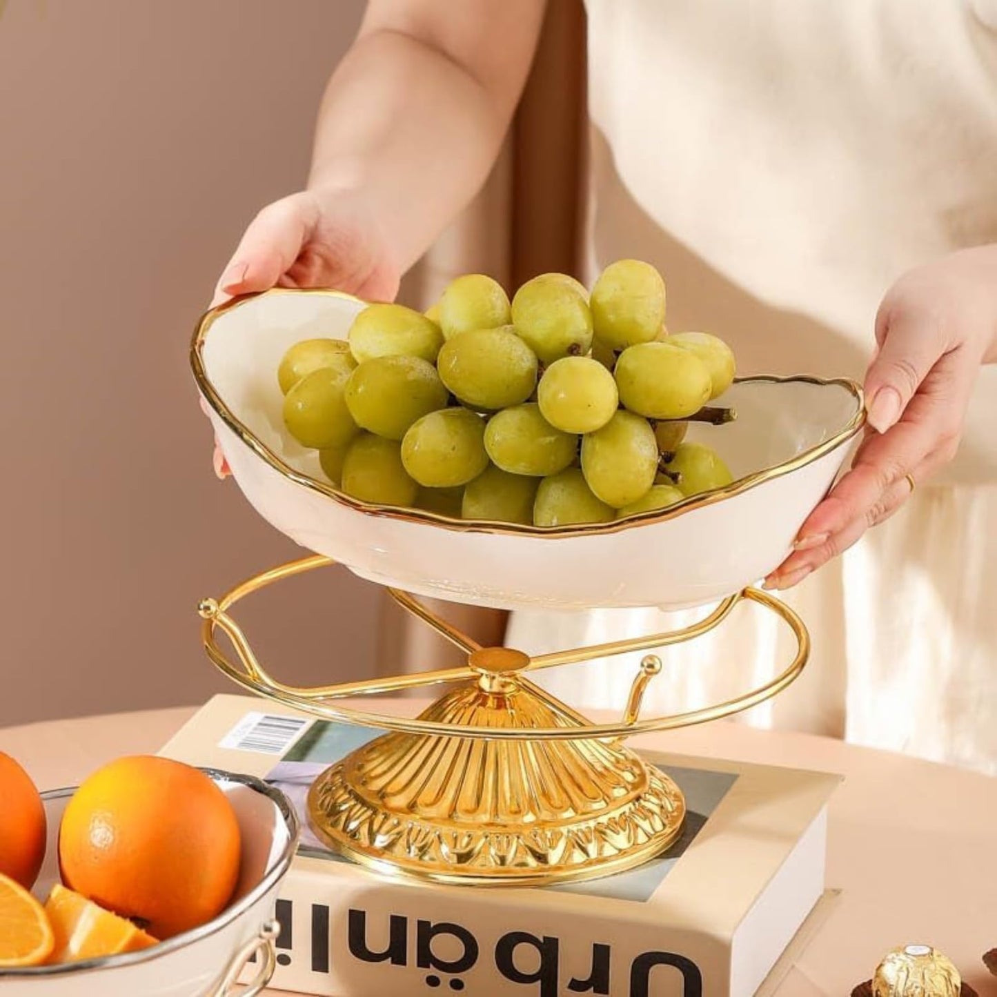 Obstschale mit Ständer, Gold