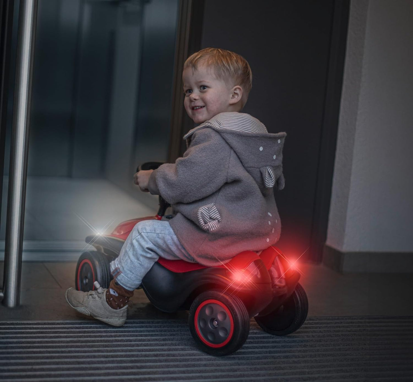 Rutschauto Next 2.0 mit LED & Sound-Lenkrad