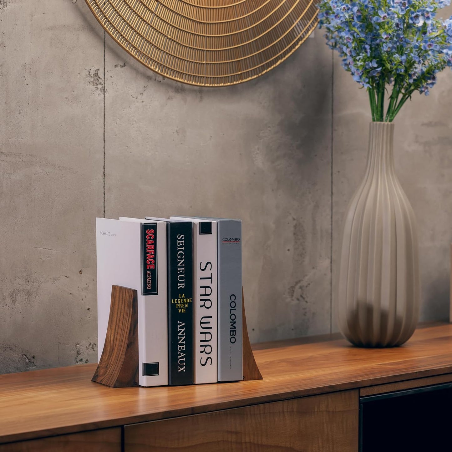 2-teiliges Buchstützen-Set aus Walnussholz mit Metallsockel, Nahtlos