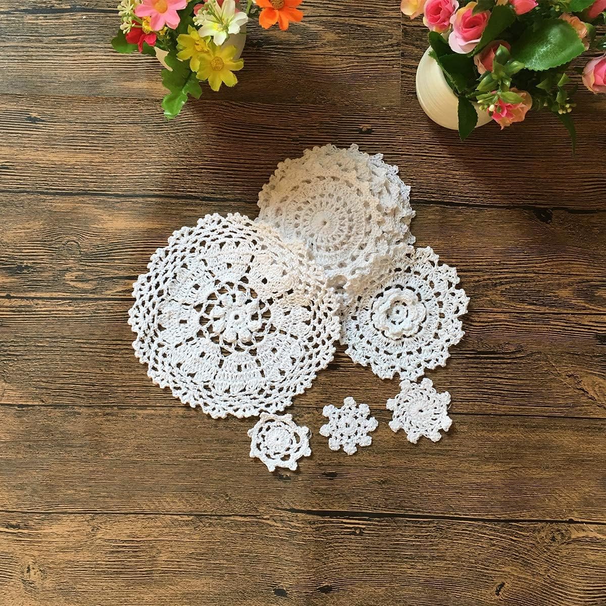 24-teiliges Spitzen-Häkeldeckchen-Set, Weiß