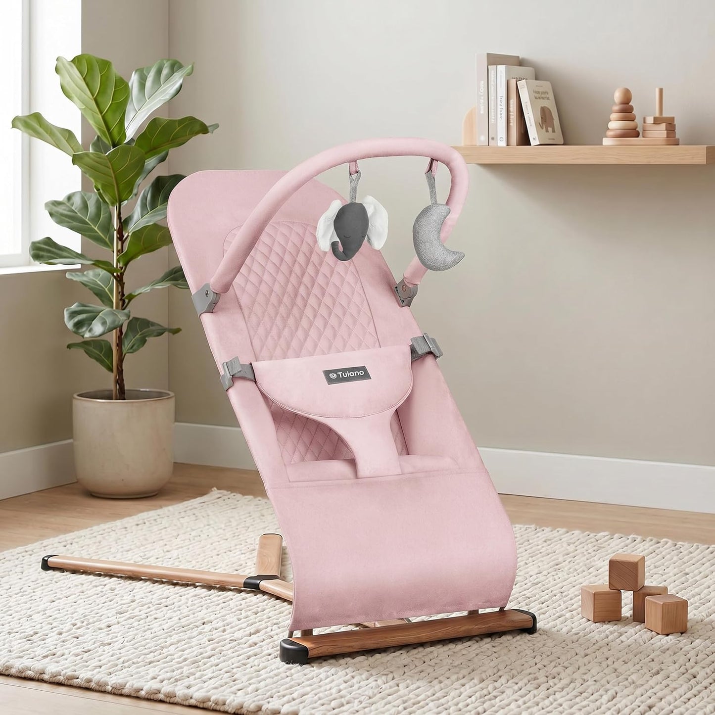 Moon 30 Babywippe mit Spielbogen und 3-Punkt-Gurt, Rose