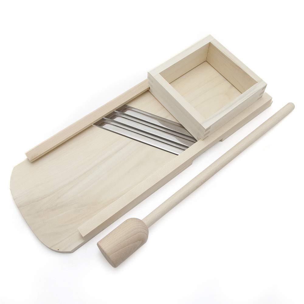 Krauthobel-Set aus Holz mit Stampfer