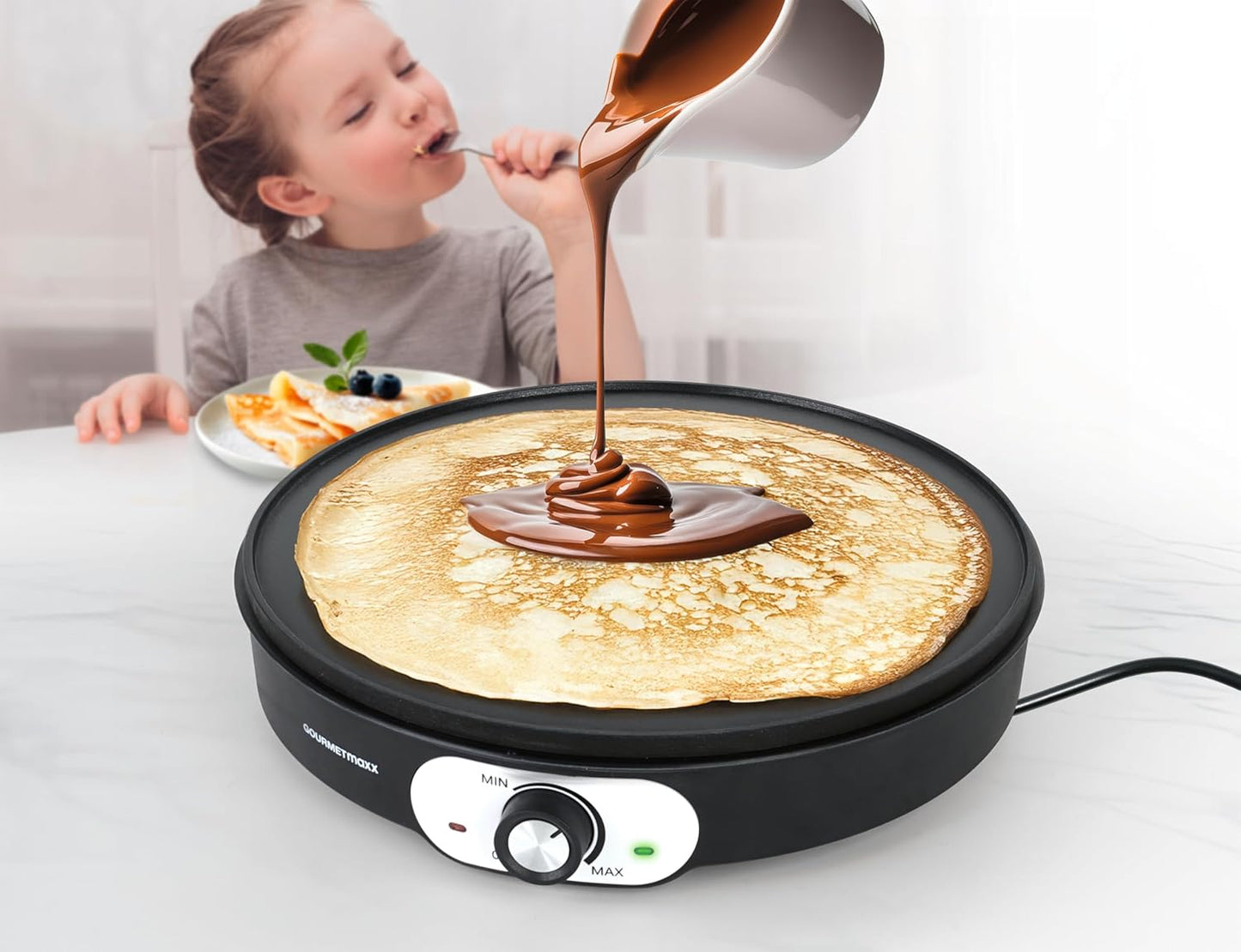 Crêpes Maker mit Antihaftplatte, 30 cm, inkl. Teigverteiler & Wender, Schwarz