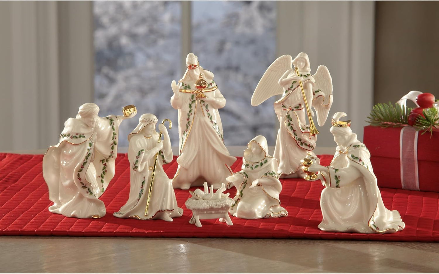7-teiliges Krippenfiguren-Set aus Porzellan
