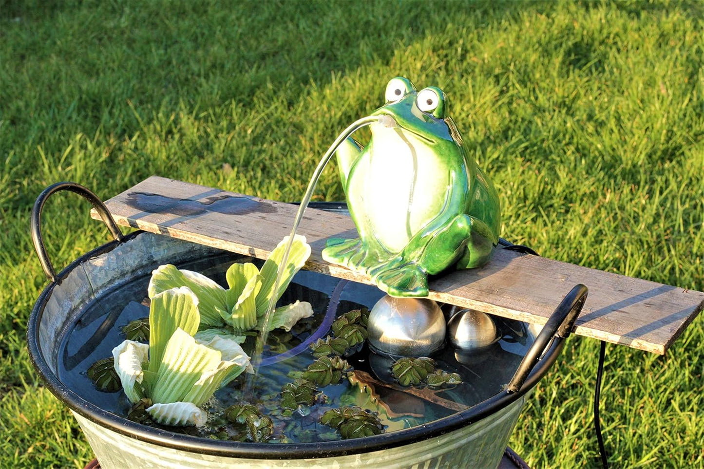 Wasserspeier Frosch mit Solarpumpe