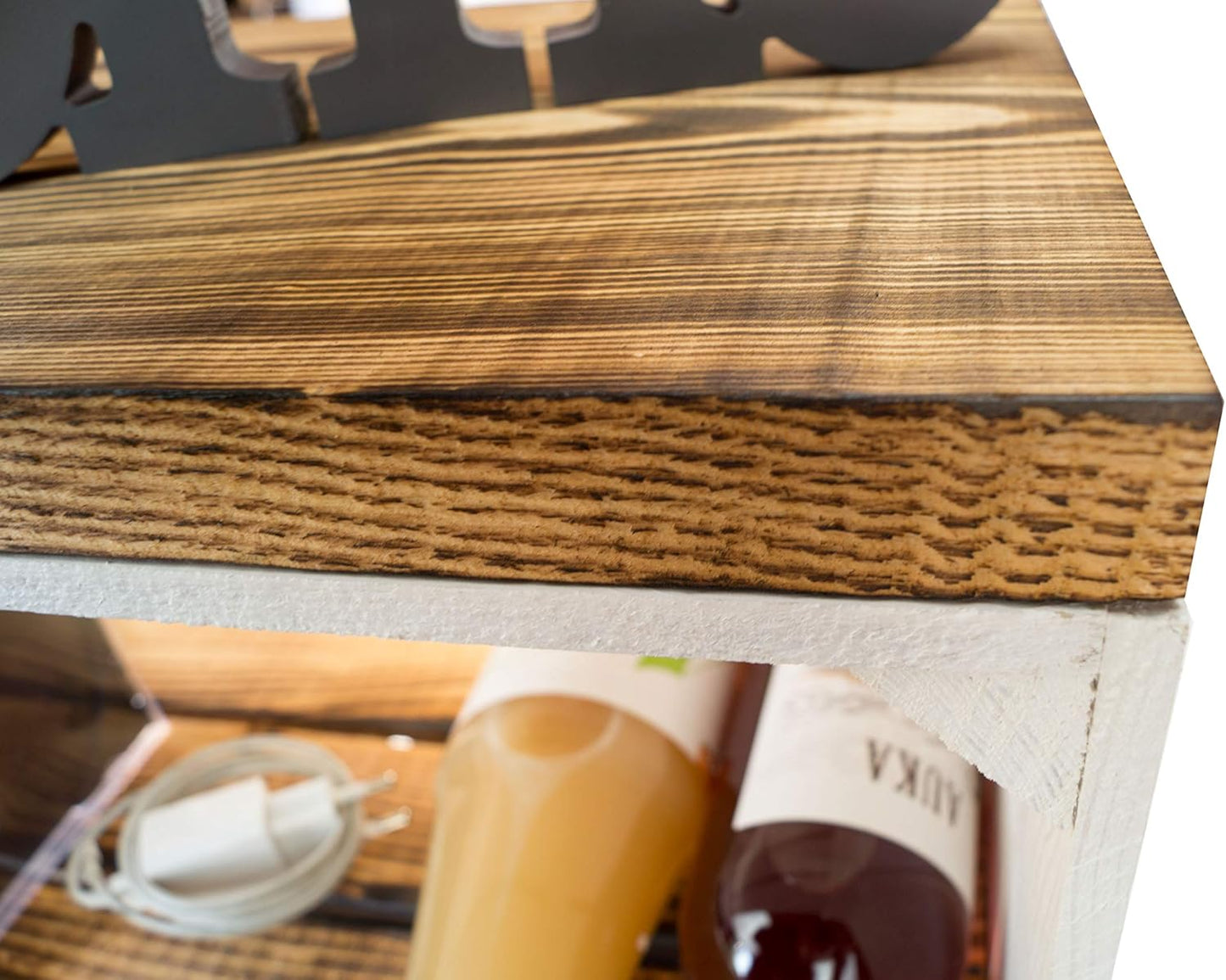 Abstelltisch mit Flaschenablage, Weiss mit Geflammten Planken