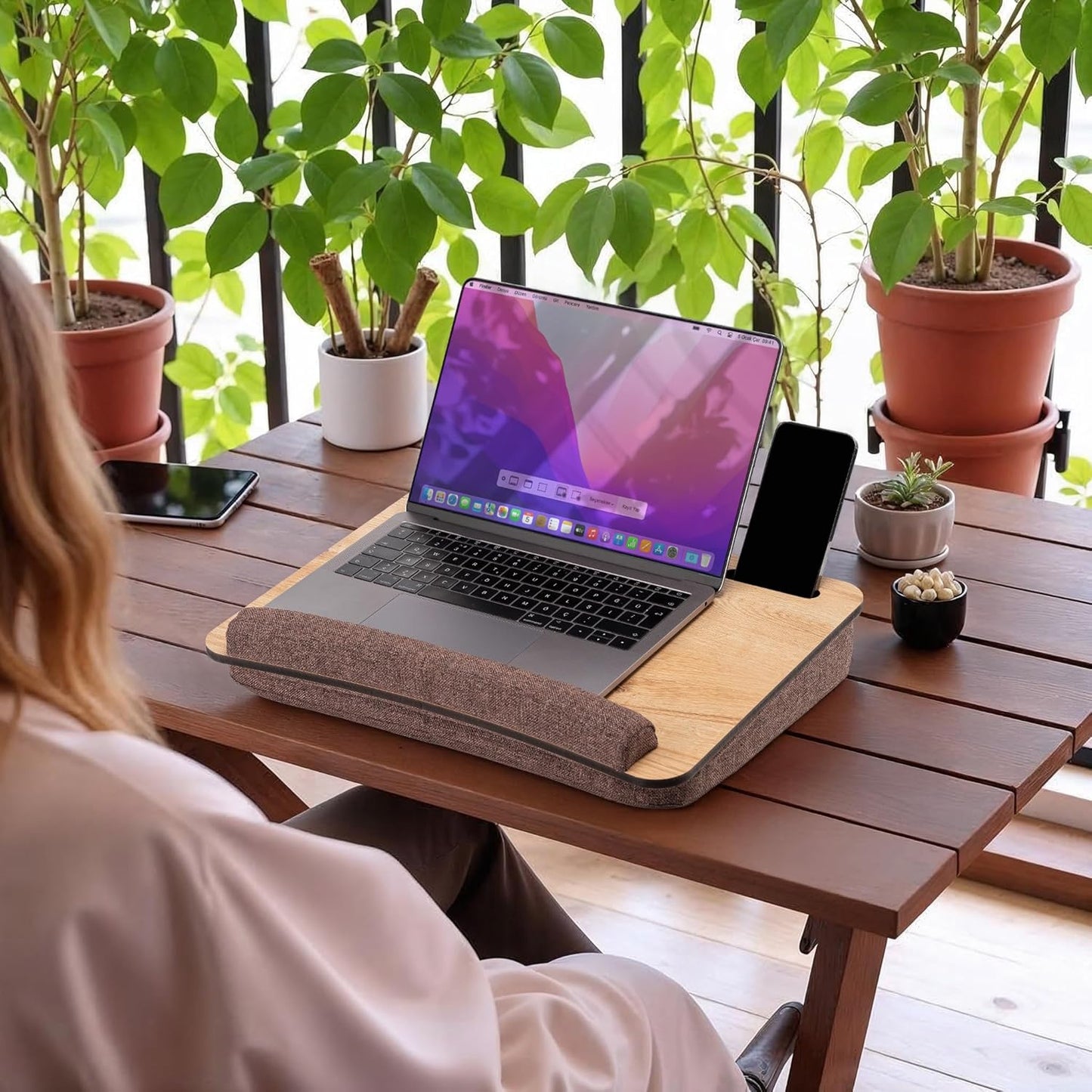 Tragbarer Laptoptisch mit Kissenauflage, Meson