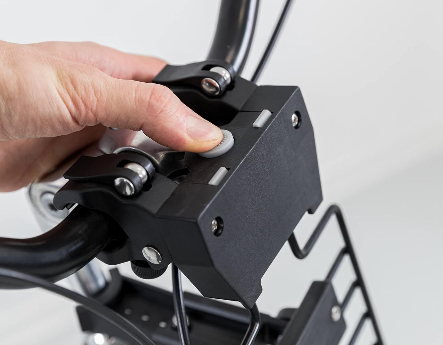 Fronthalter für Velokorb
