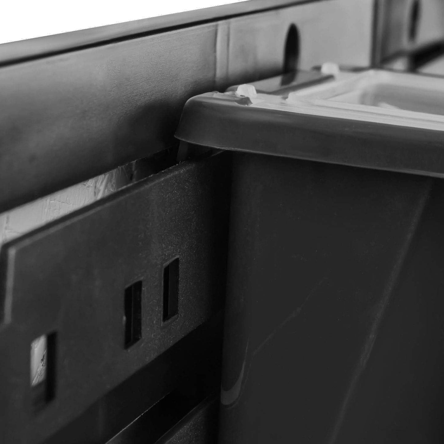 Stapelboxen-Lagersystem mit Wand, 60 Box Schwarz